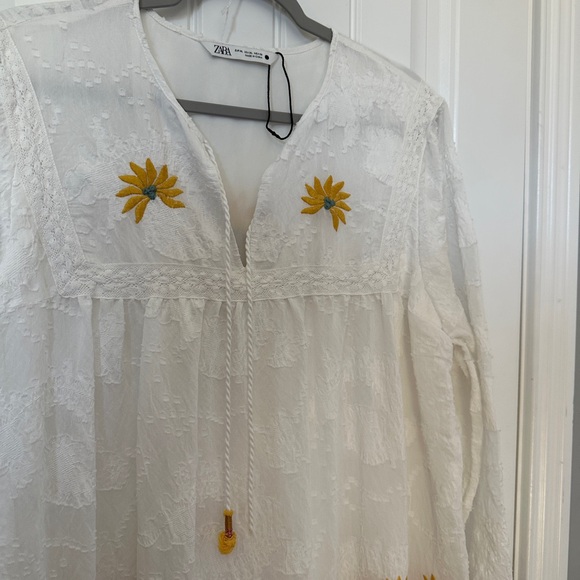 Zara White Maxi Dress with Yellow Floral Embroidery - Picture 5 of 6